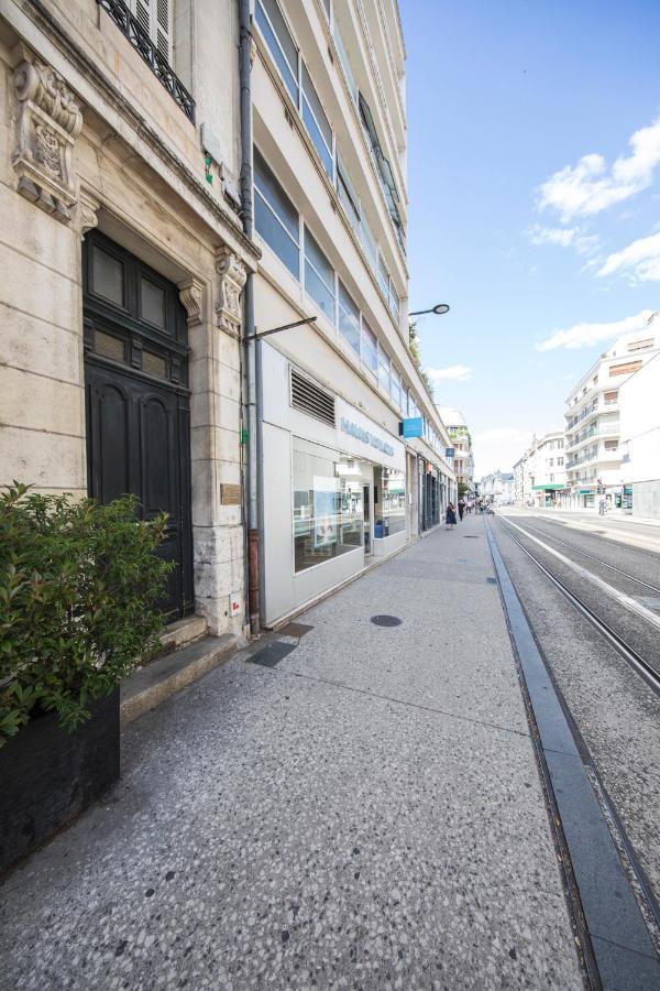 Appartement Avec Balcon A 250 M De La Gare, Hyper Centre Tours Exterior photo